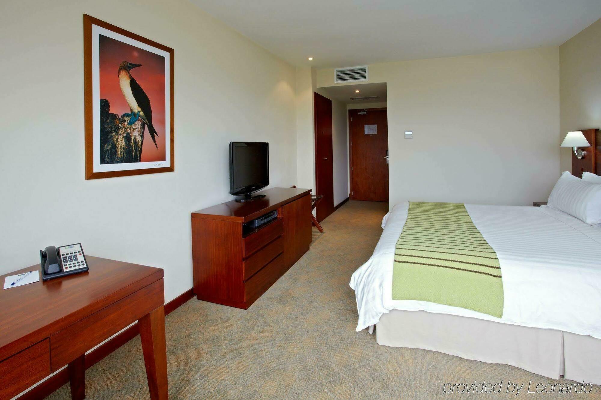 Holiday Inn Express Quito By Ihg Exterior foto